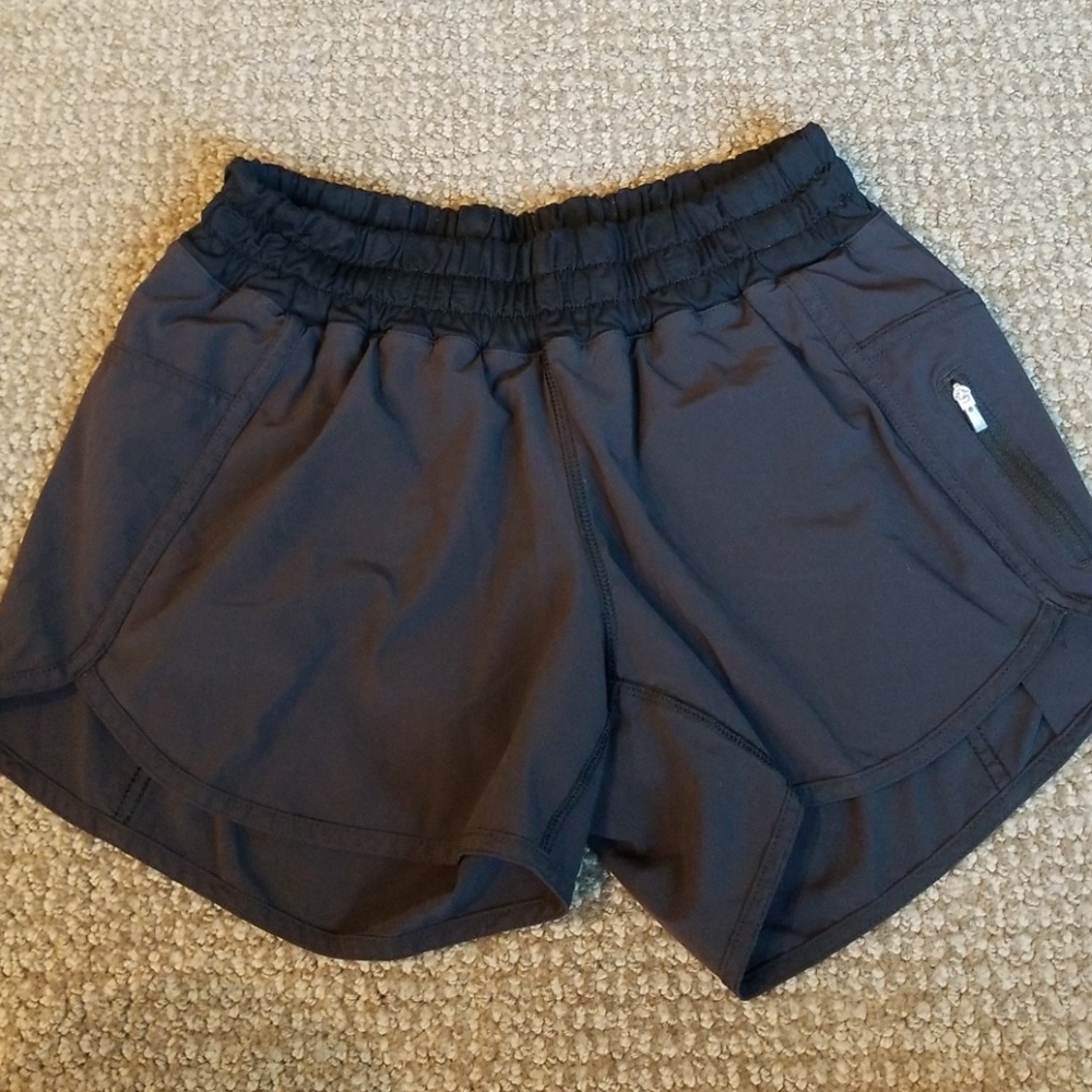 Lululemon shorts black size 8